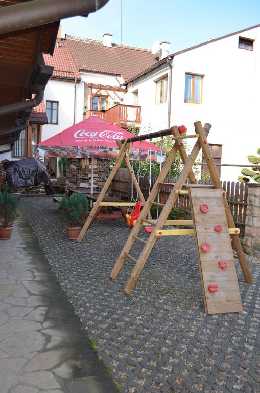 尤卡普拉酒店 Lázně Bělohrad 外观 照片