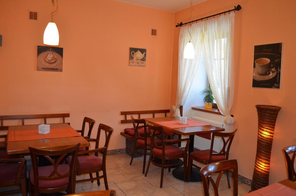 尤卡普拉酒店 Lázně Bělohrad 外观 照片