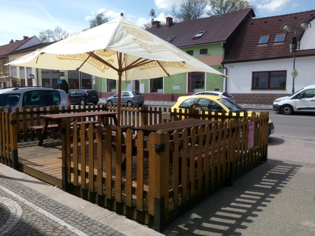 尤卡普拉酒店 Lázně Bělohrad 外观 照片